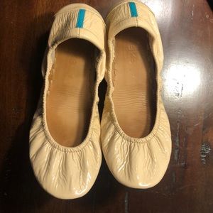 Tieks Biscotti Cream Patent Flats by Gavrieli S 7